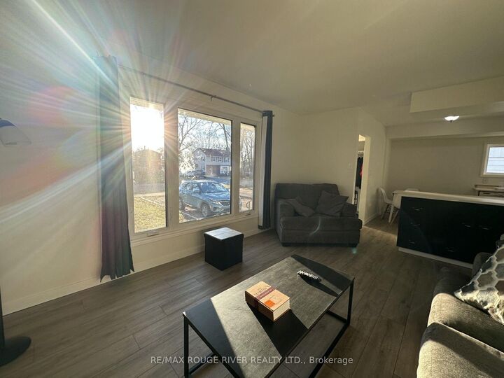 Property Photo: 172 Ray Boulevard ON P7B 4C7