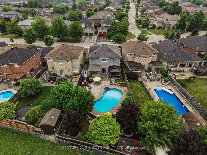 Property Photo:  96 Penvill Trail  ON L4N 5S3 