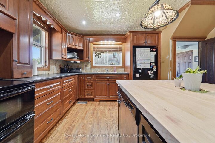 Property Photo:  28 Wickham Street  ON N0G 2T0 