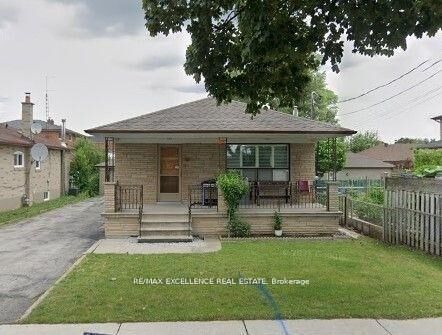 Property Photo: 25 Garratt (Room) Boulevard ON M3K 1S8