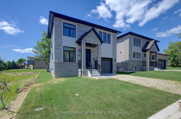 Property Photo:  643 Martin Street  ON N0G 2L3 