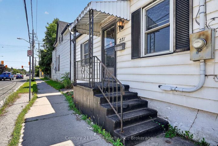 Property Photo: 271 University Avenue W ON K9A 2H8