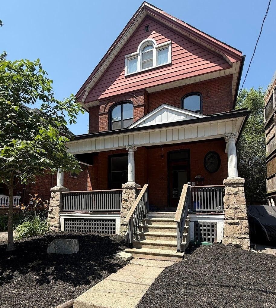 Property Photo: 28 Eastbourne Avenue 2nd Level ON L8M 2M7