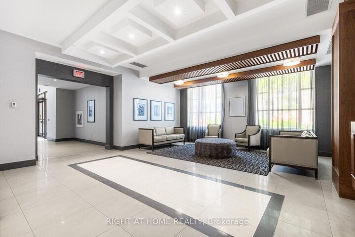 Property Photo:  150 Main Street W Ph05  ON L8P 1H8 