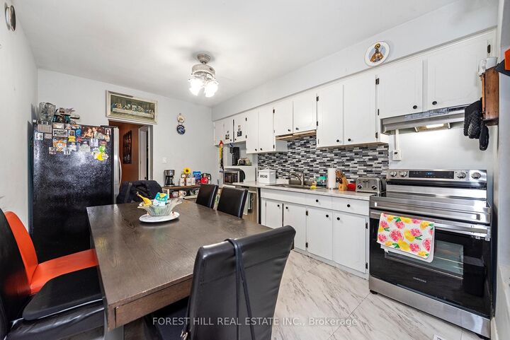 Property Photo: 413 Westmoreland Avenue N ON M6H 3A6