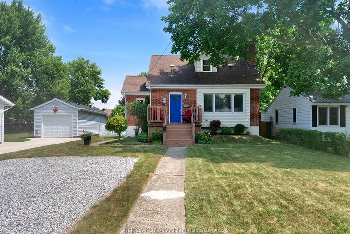 94 Dundas Street — photo 1