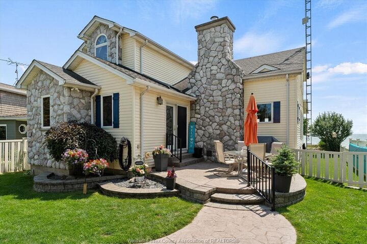 Property Photo: 433 Lake Crest Court ON N0R 1G0
