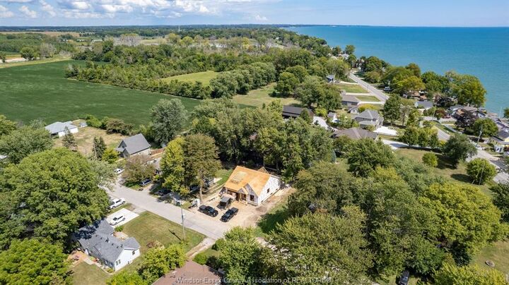 Property Photo: 252 Ford Road ON N9Y 3X2