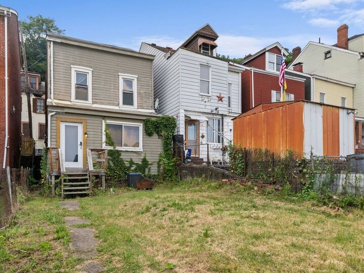 Property Photo: 2129 Straubs Ln PA 15212