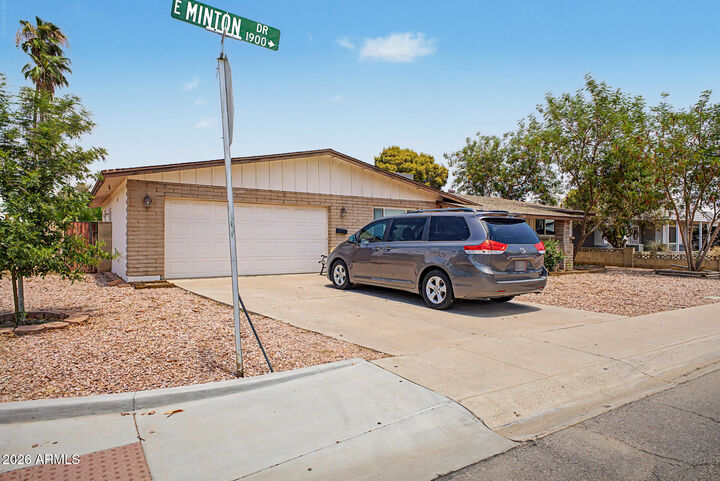 Property Photo:  1906 E Minton Drive  AZ 85282 