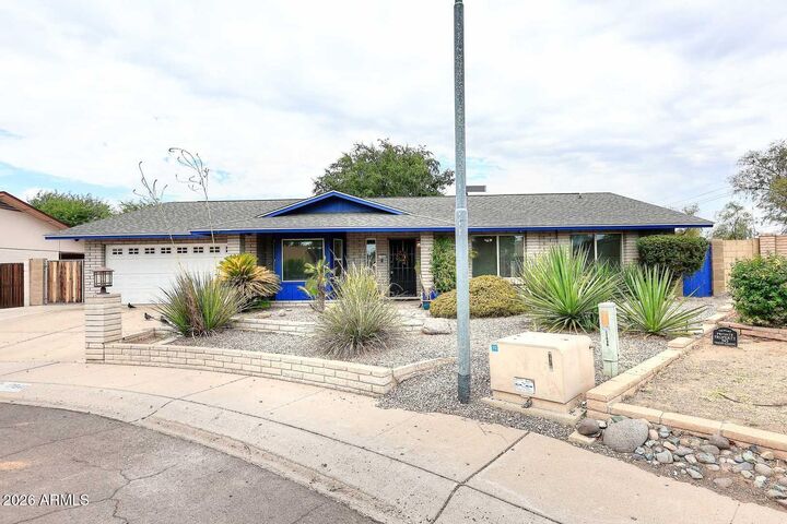 Property Photo:  17640 N 1st Place N  AZ 85022 