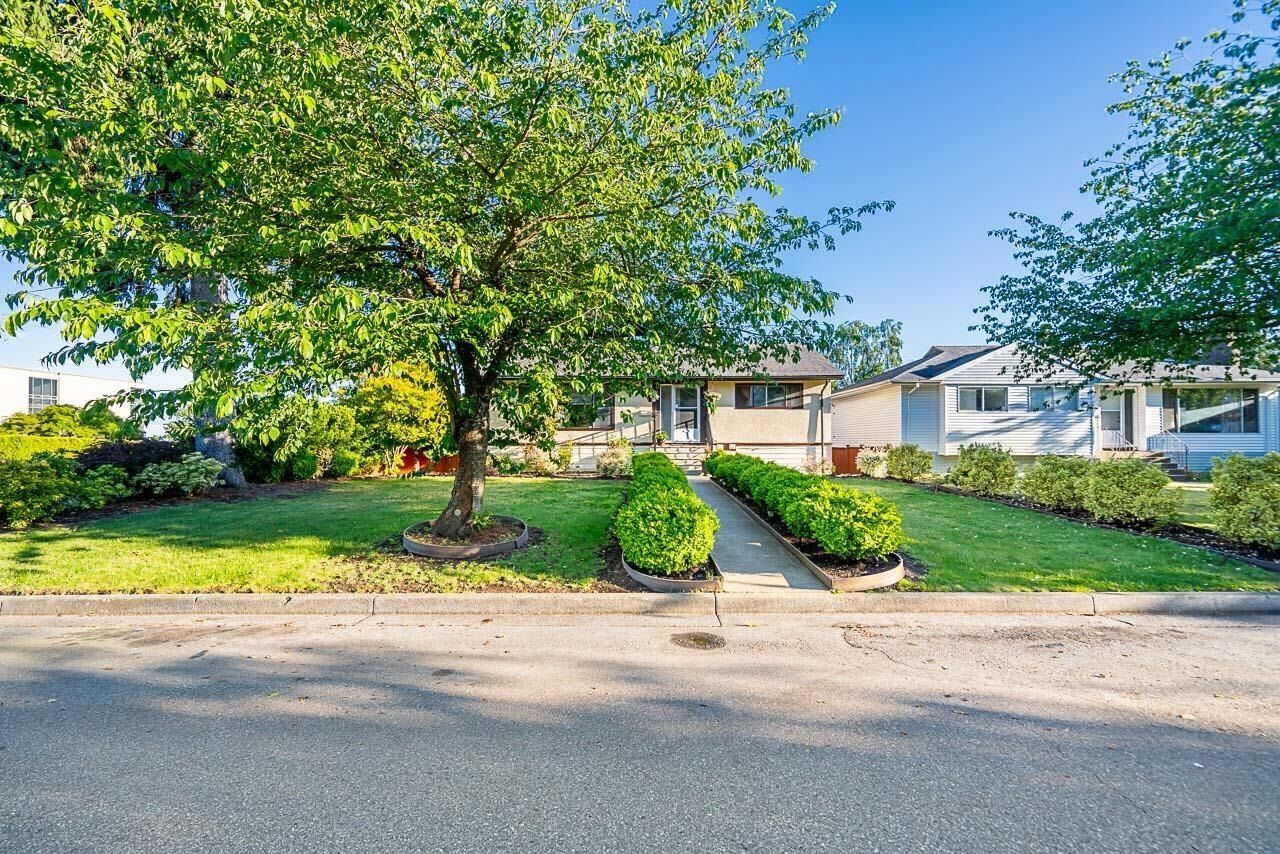 Property Photo: 3796 Peter Street BC V5J 1N4