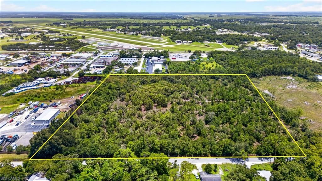 Property Photo: E Lincoln Ave FL 33935