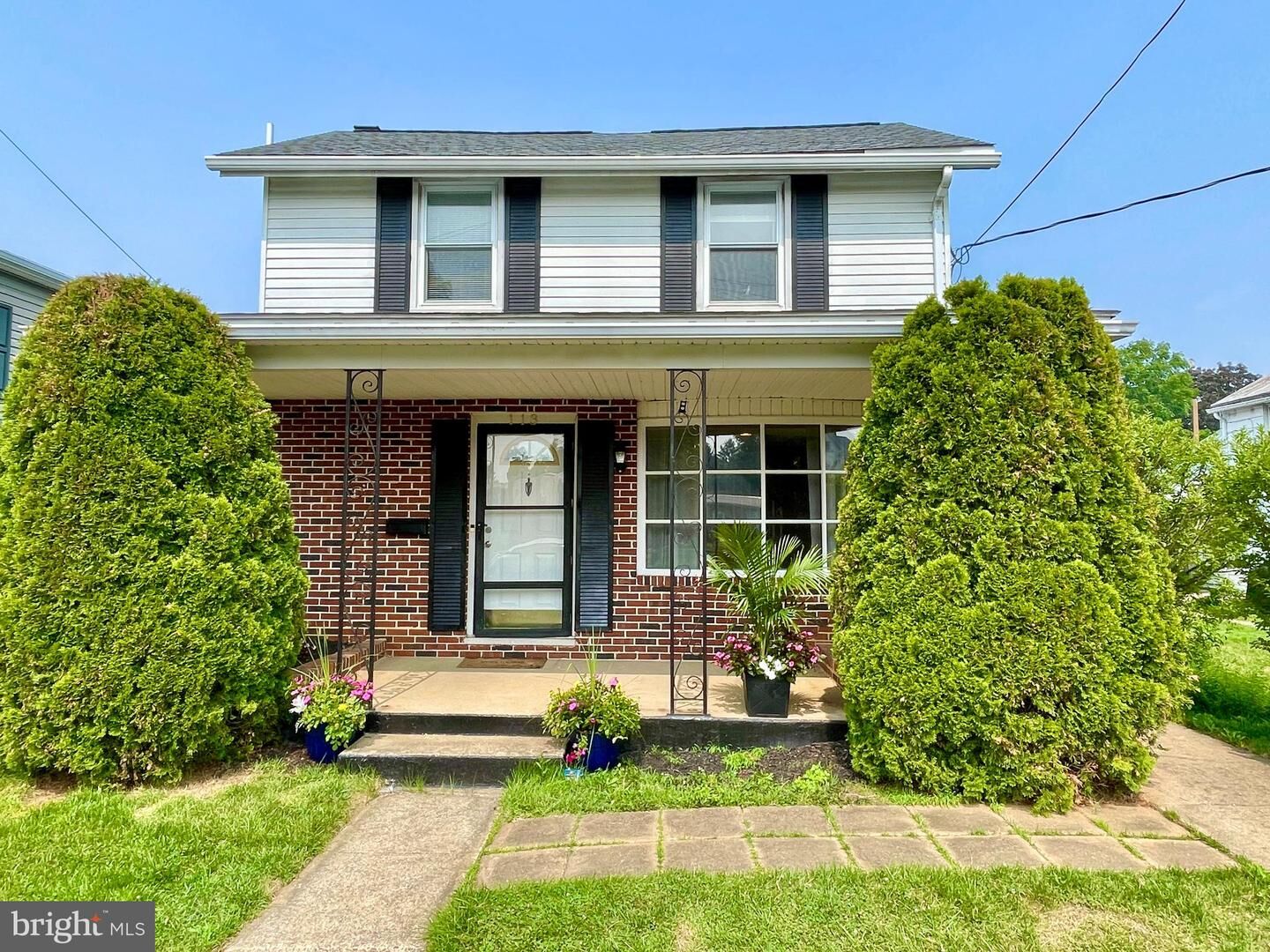 Property Photo: 113 S Washington Street PA 17055