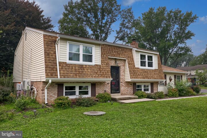 Property Photo: 33 Country Side Lane PA 17540