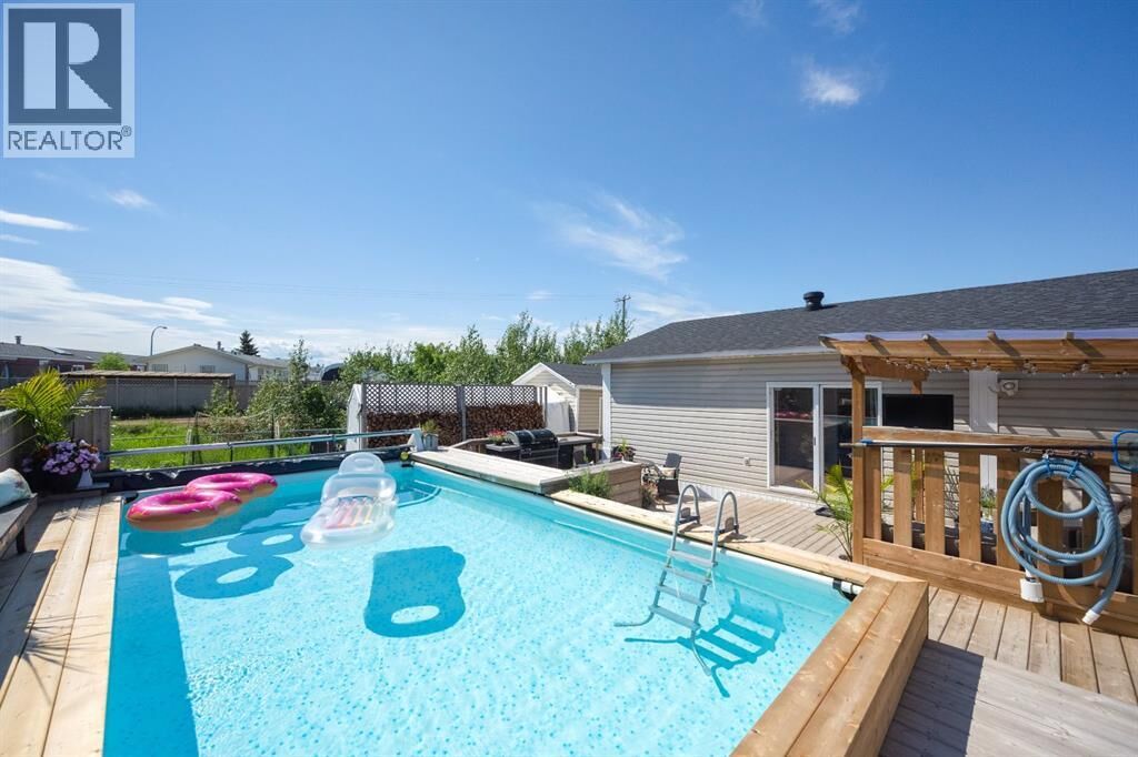 Property Photo:  240 Grandview Crescent  AB T9H 4X8 