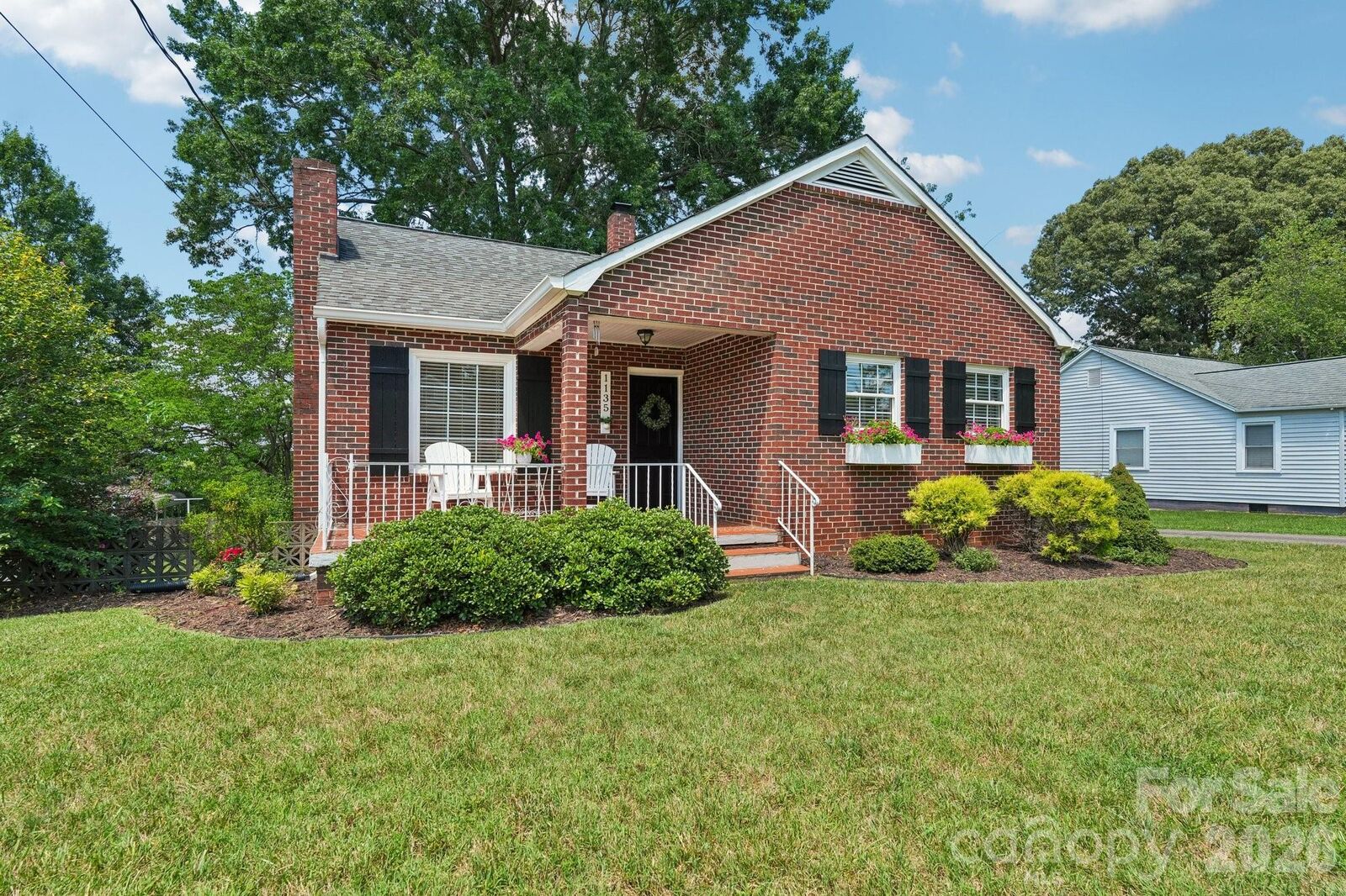 Property Photo: 1135 13th Avenue Avenue NC 28601