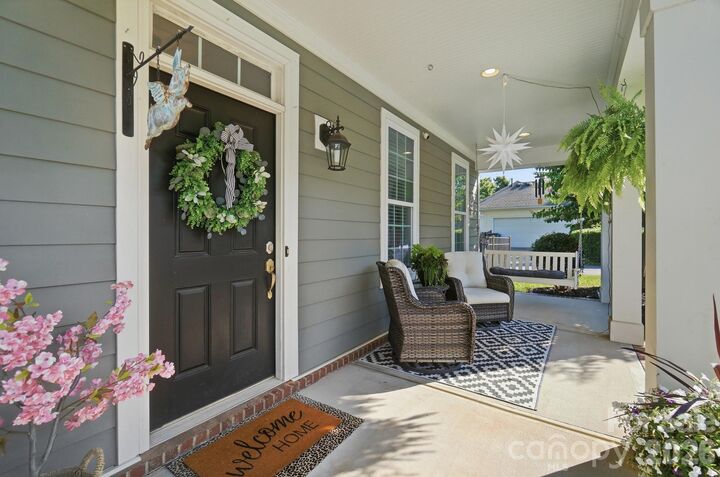 Property Photo: 6217 Hove Road NC 28227