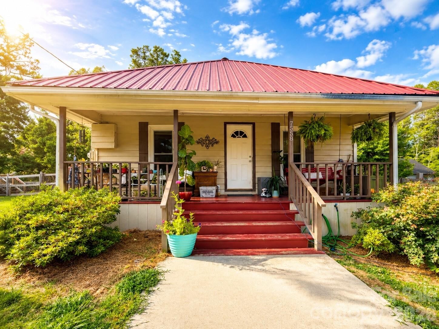 Property Photo: 7558 Katherine Drive NC 28037