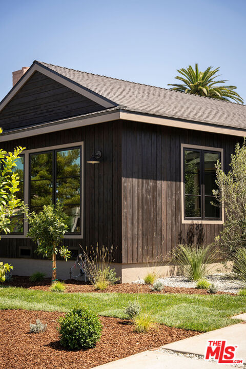 Property Photo: 3420 Wade St CA 90066