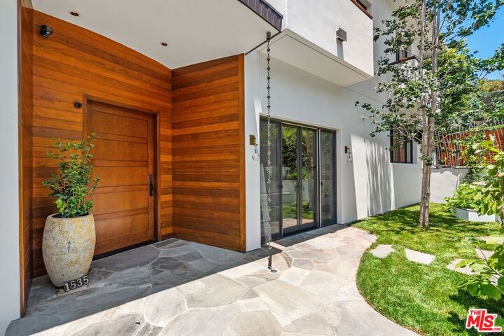 Property Photo: 1535 Umeo Rd CA 90272