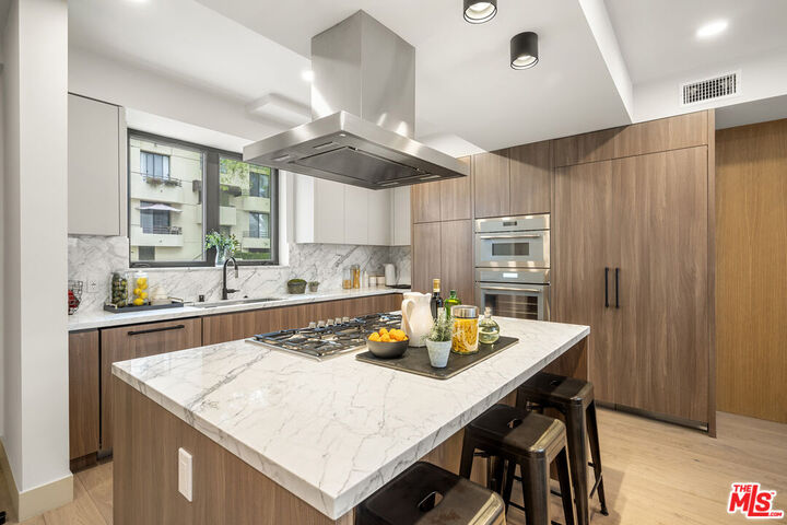 Property Photo: 12304 Moorpark St CA 91604
