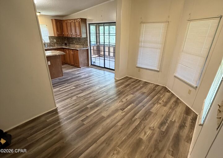 Property Photo: 8306 Highway 2301 FL 32466