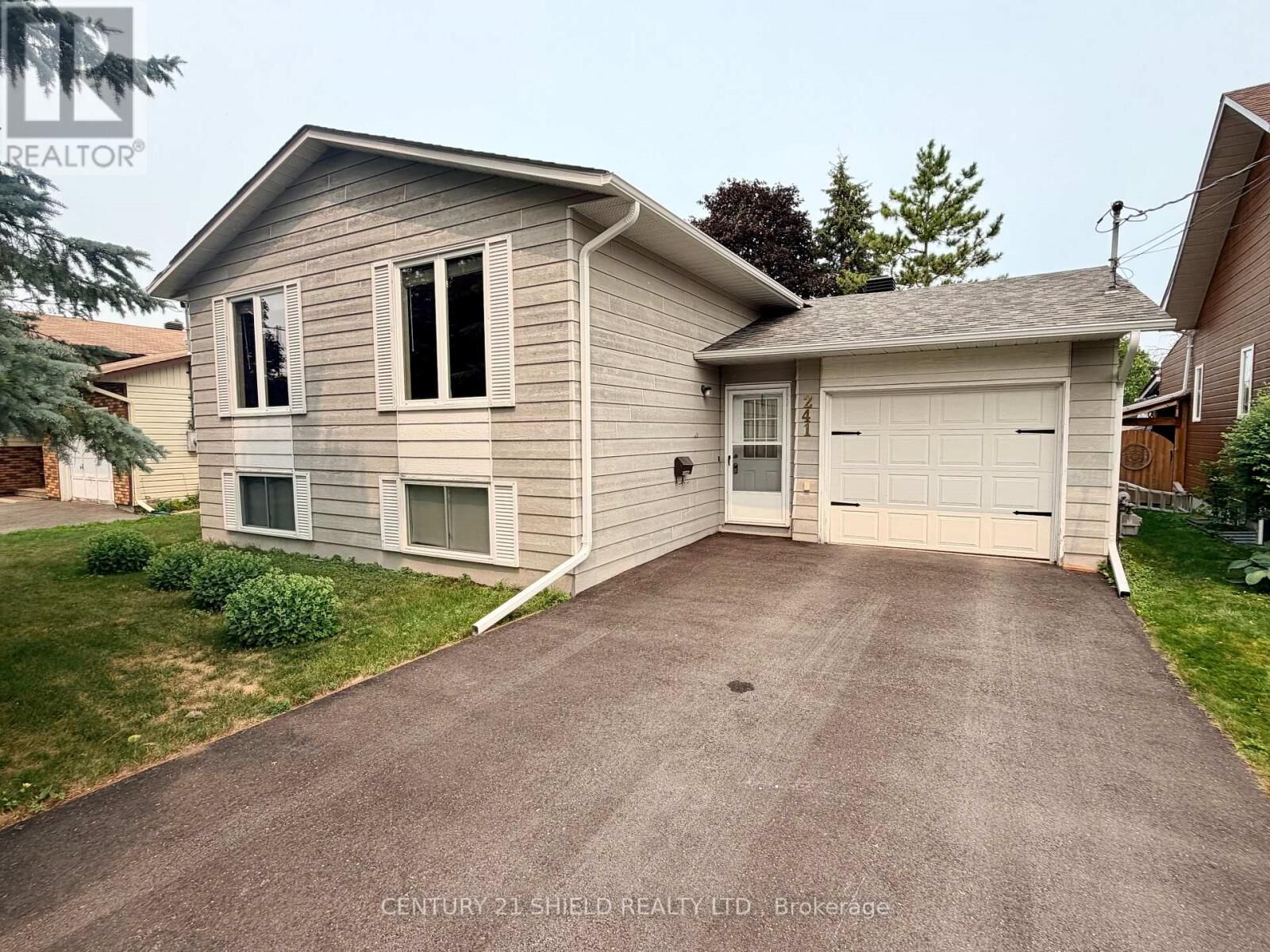 Property Photo:  241 Sarah Street  ON K7C 4C4 