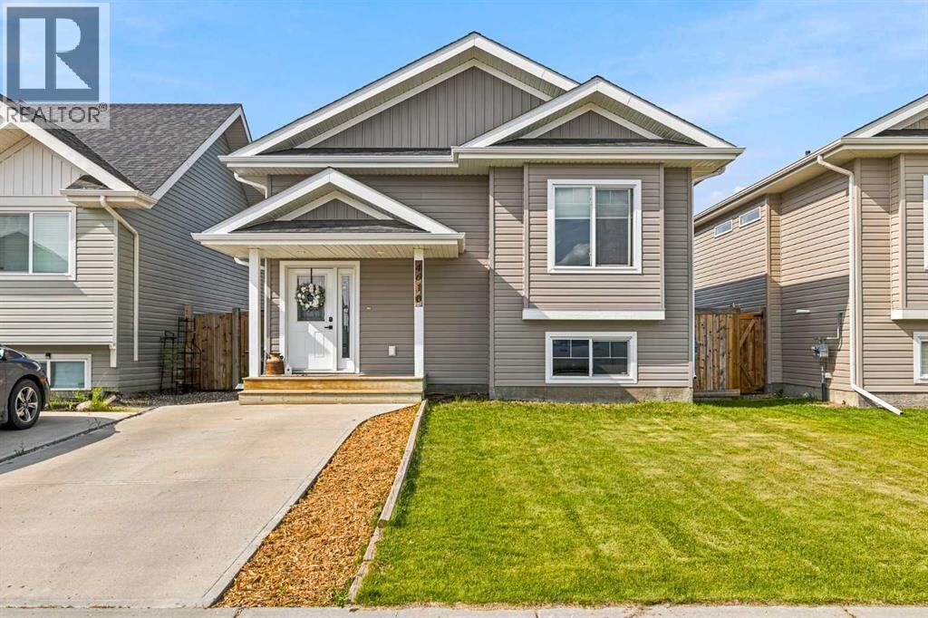 Property Photo: 4610 16 Street SK S9V 2K9