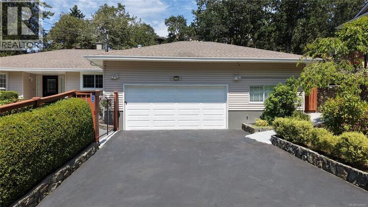 Property Photo:  1018 Benvenuto Avenue  BC V8M 1A1 