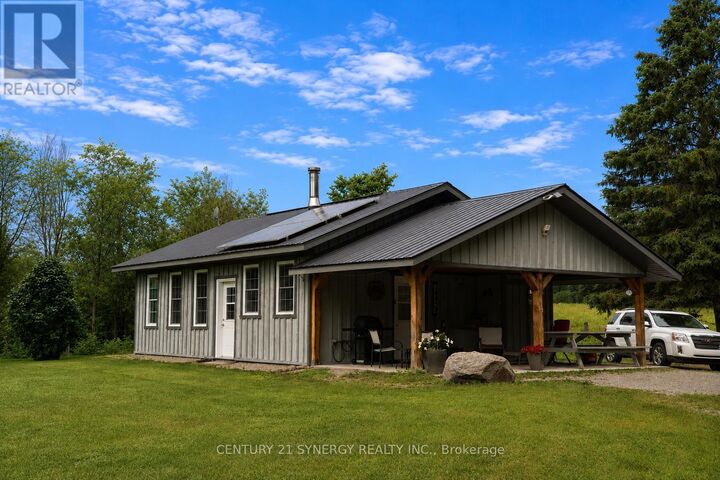 Property Photo: 624 Wildlife Road ON K1B 0A9