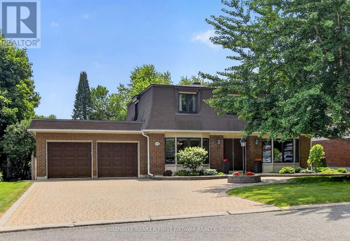 Photo de la propriété: 6 Cosburn Avenue ON K2H 8A1