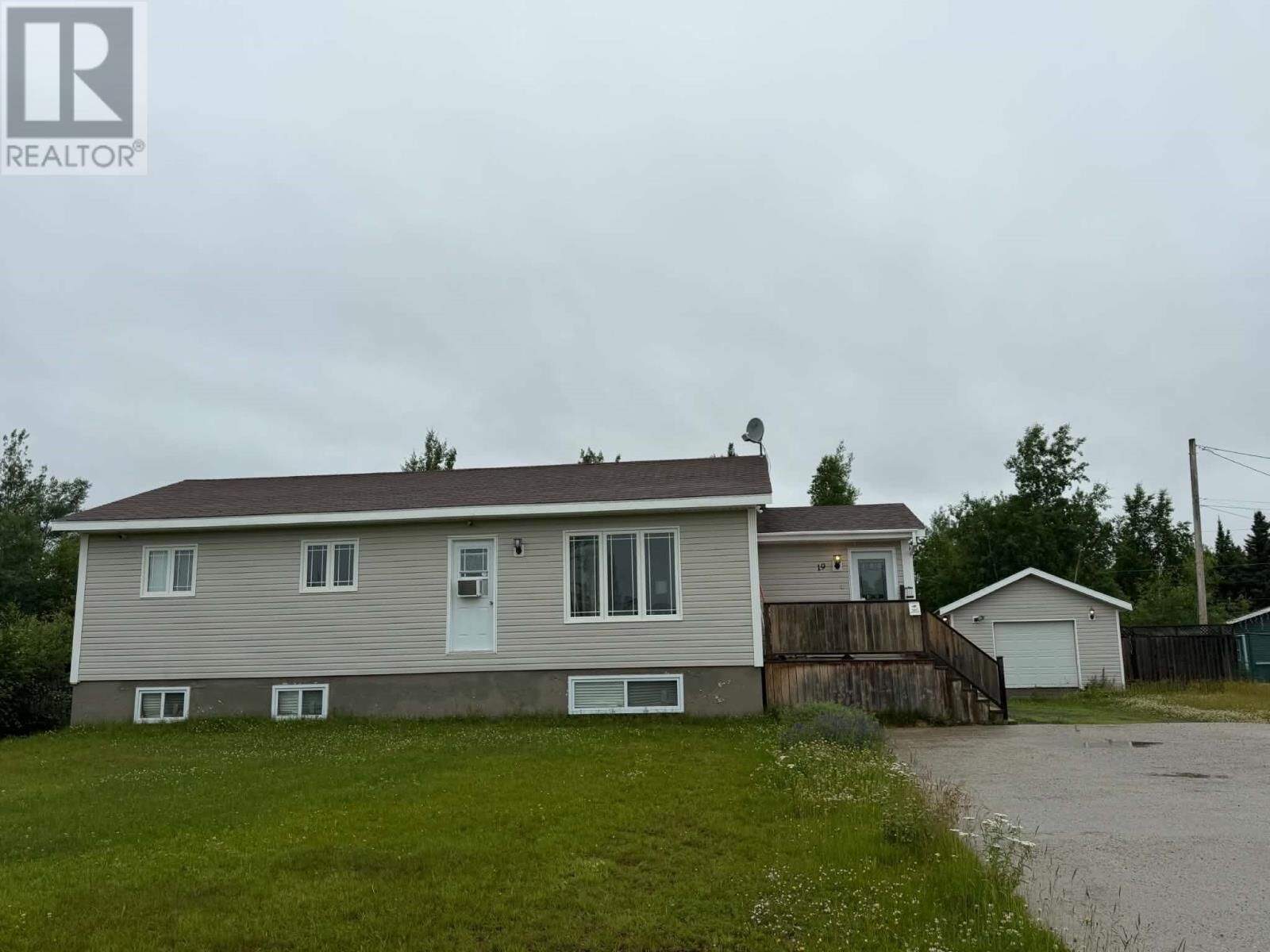 Property Photo:  19 White Crescent  NL A0P 1E0 