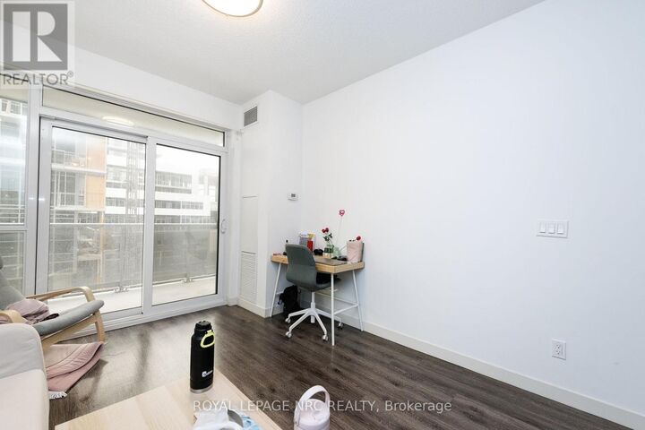 Property Photo:  2093 South Fairvew Street South 506  ON L7R 0E6 