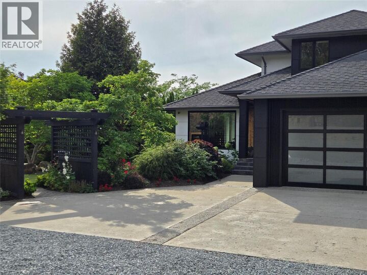 Property Photo: 4350 Bedford Lane BC V1W 3C5