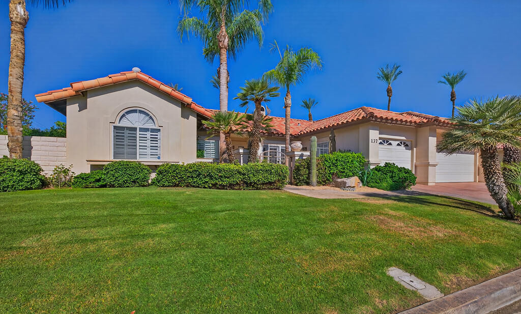 Property Photo: 137 Courtside Drive CA 92260