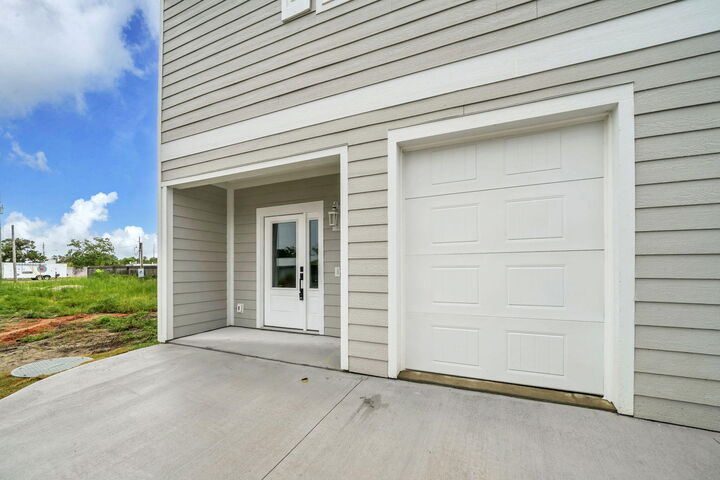 Property Photo: 19916 Bonita Drive FL 32413