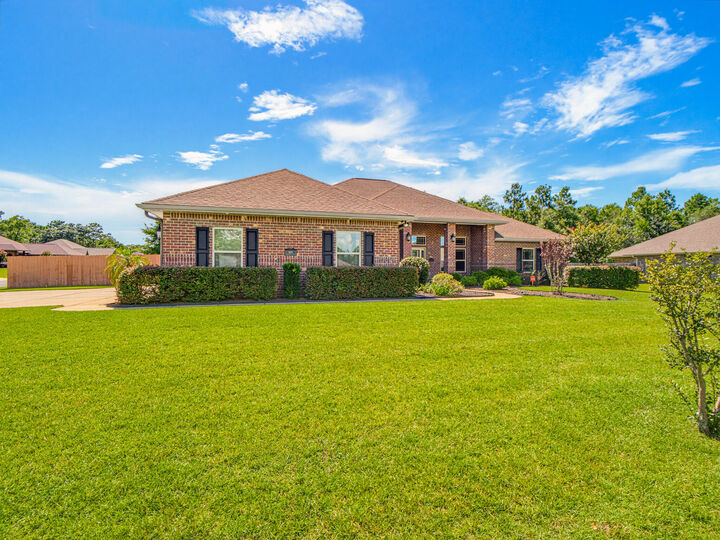 Property Photo:  6125 Broadfield Court  FL 32570 