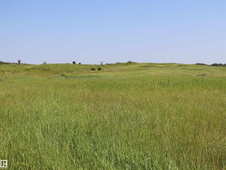 Property Photo:  Twp. Rd. 572 Hwy 33  AB T0E 1A0 