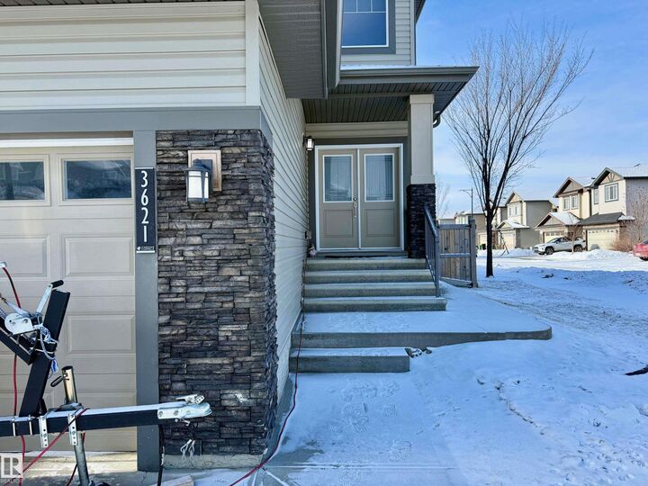 Property Photo:  3621 Claxton Place SW  AB T6W 2K8 