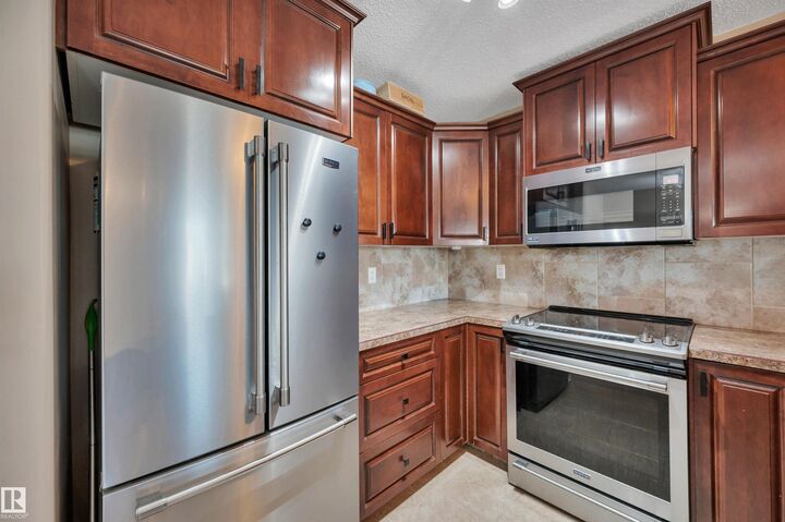 Property Photo: 9511 102 Avenue 40 AB T8R 8C6