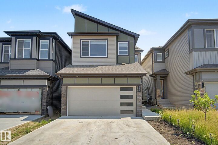 311 29 Street SW — photo 1