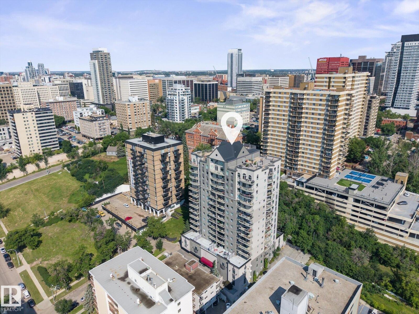 Property Photo: 9819 104 Street NW 707 AB T5K 0Y8