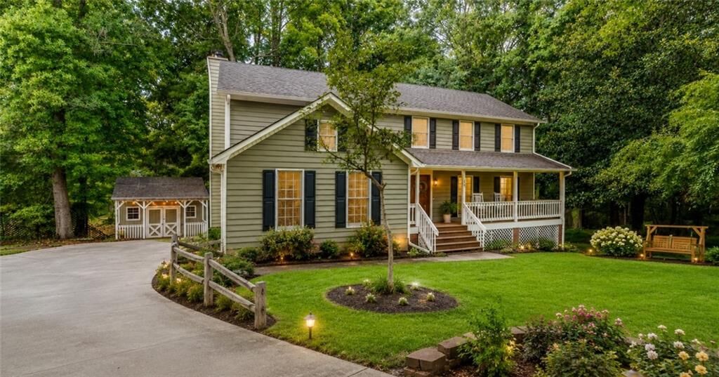 Property Photo:  1700 Summit View Way  GA 30078 