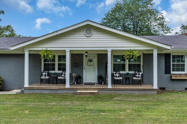 Property Photo:  593 Dover Road  TN 37347 