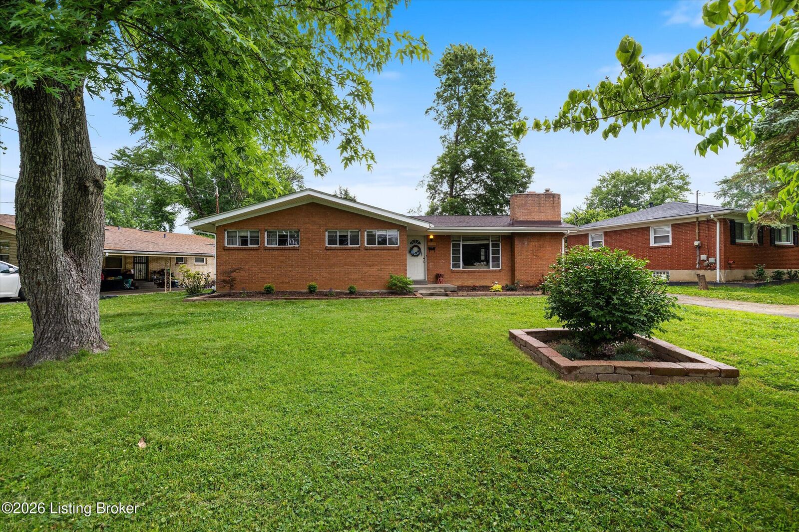 Property Photo: 4313 Naneen Dr KY 40216