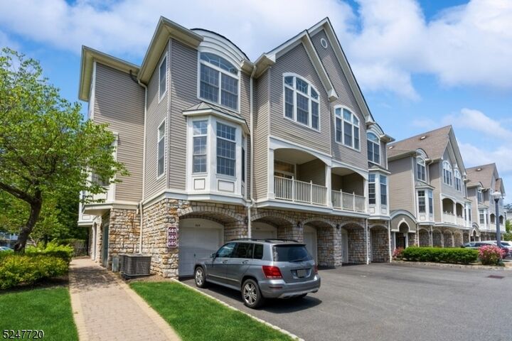 Property Photo: 605 Binghampton Ln NJ 07039
