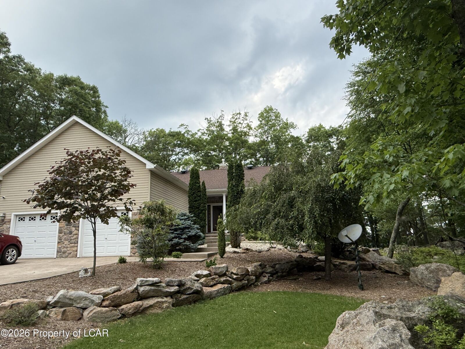 Property Photo: 47 Dakota Drive PA 18202