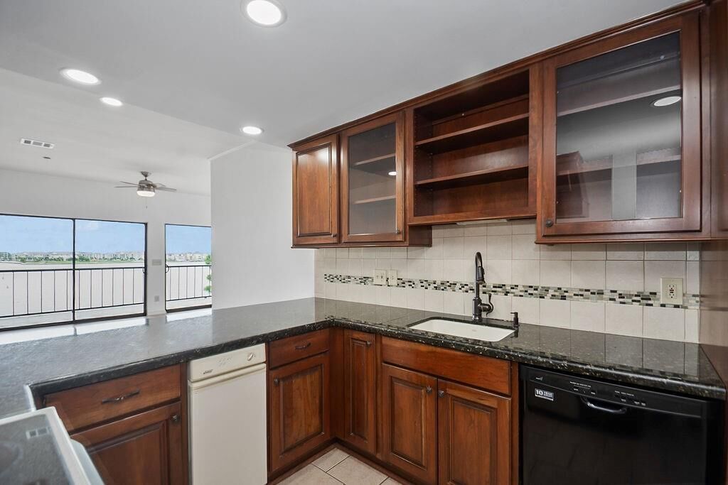 Property Photo:  401 Lakeside Lane 311  TX 77058 