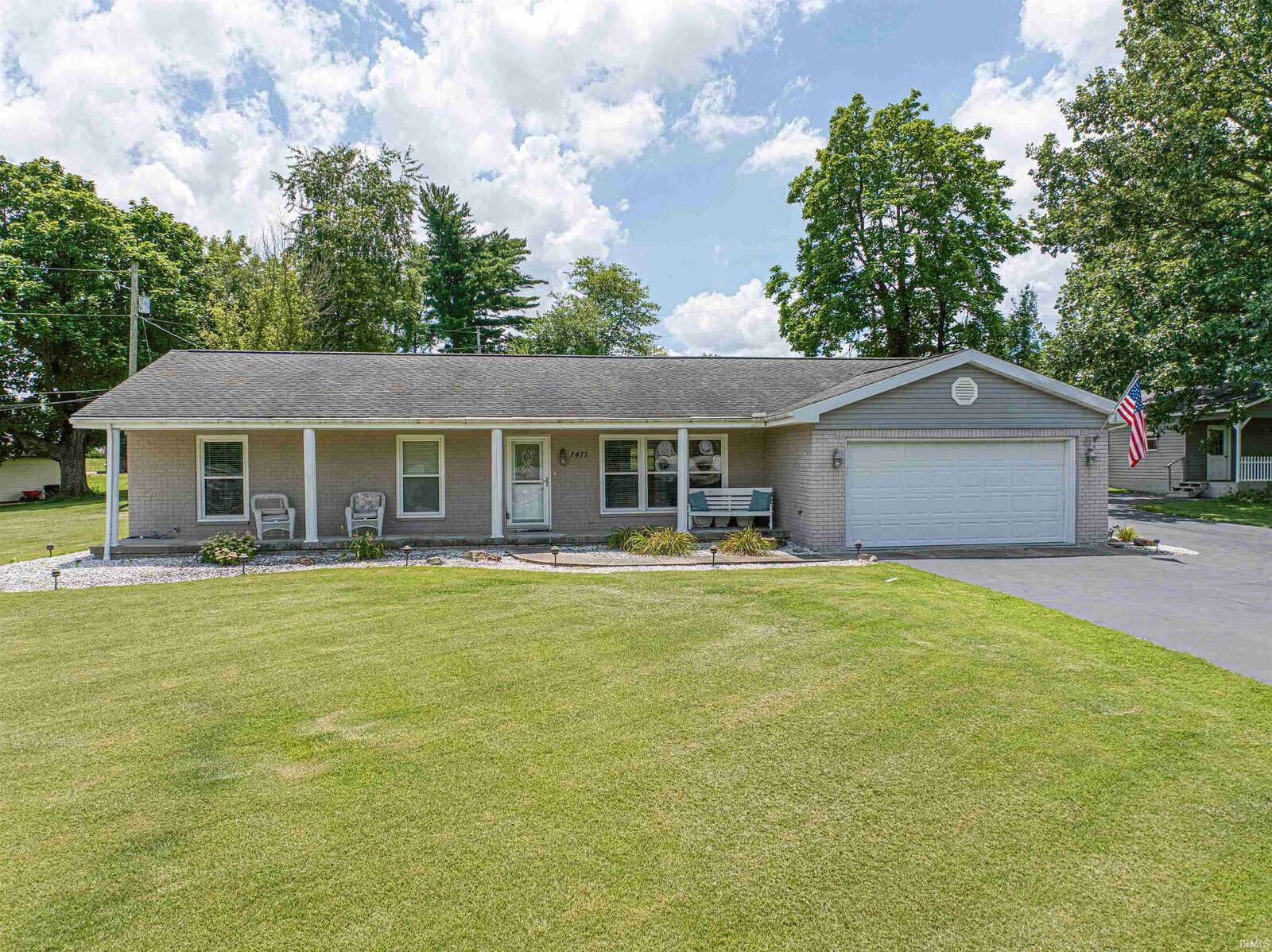 Property Photo: 1477 W Sunset Drive IN 47601
